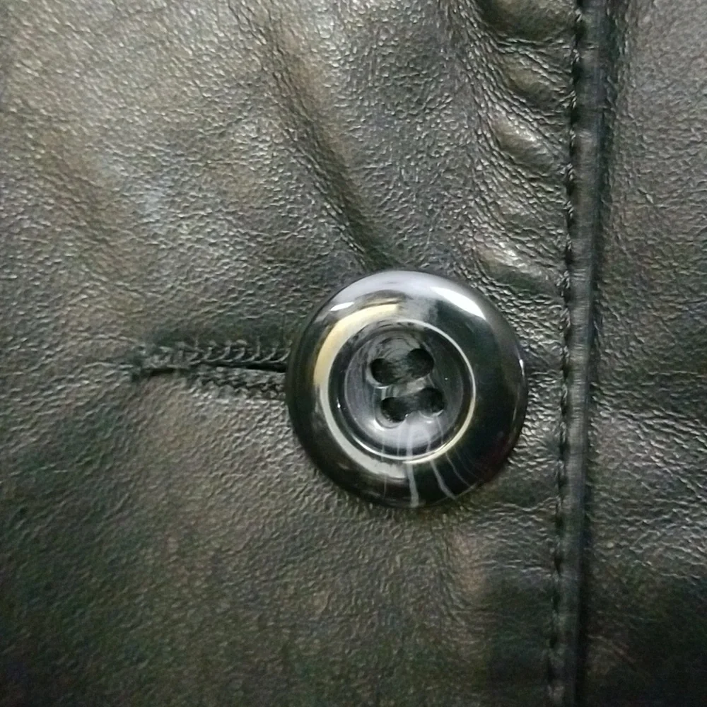 Danier Leather Car Coat - Picture 11 of 15